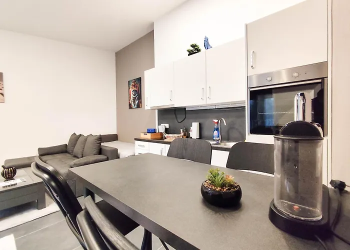 Cozy In Location With Free Parking Wien