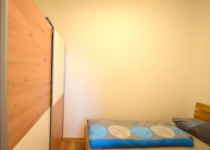 Apartment Cozy In Location With Free Parking *