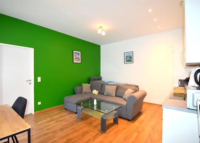 Cozy In Location With Free Parking Apartment