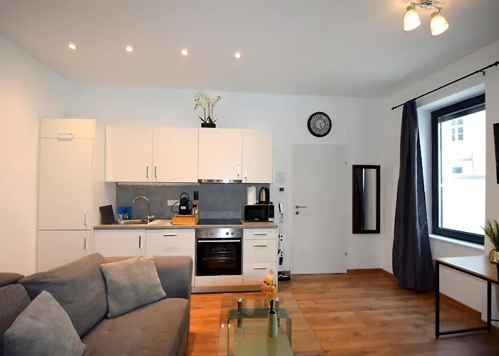 Cozy In Location With Free Parking Apartment