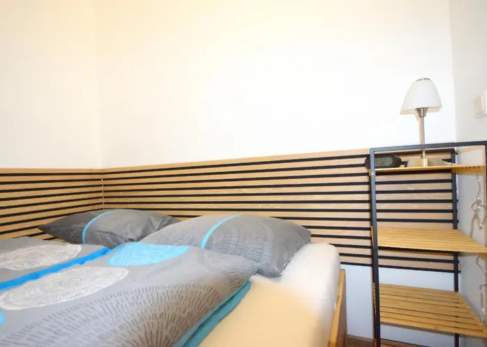Cozy In Location With Free Parking Apartment
