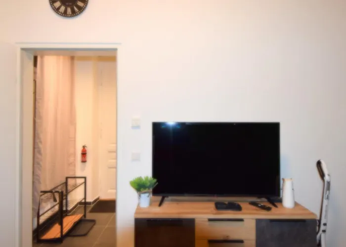 Cozy In Location With Free Parking Apartment