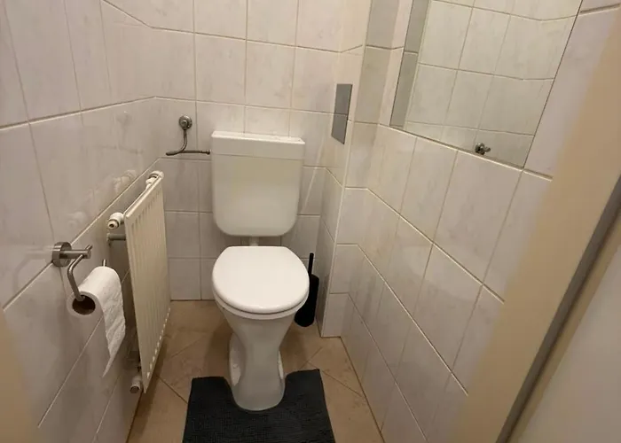 Cozy In Location With Free Parking Apartmán